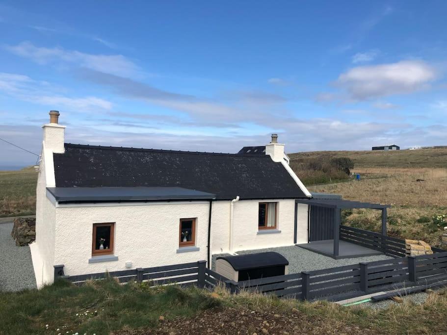 No. 6 - The Little House That Gives You A Hug Trumpan Exterior foto
